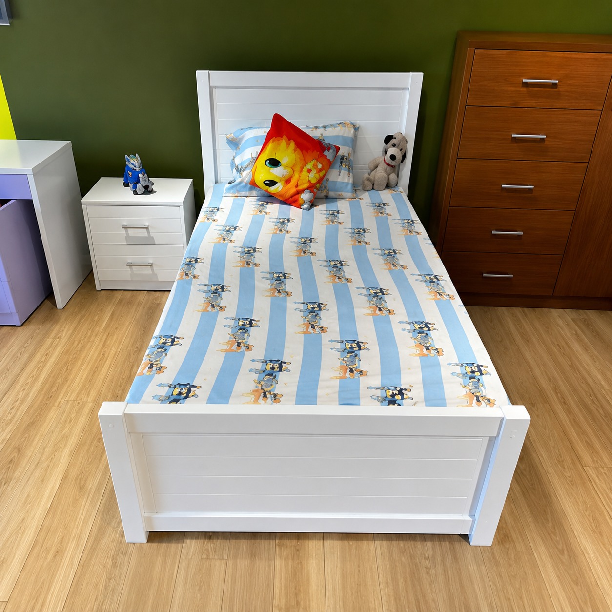 Simple & Durable Solid Wood Bed